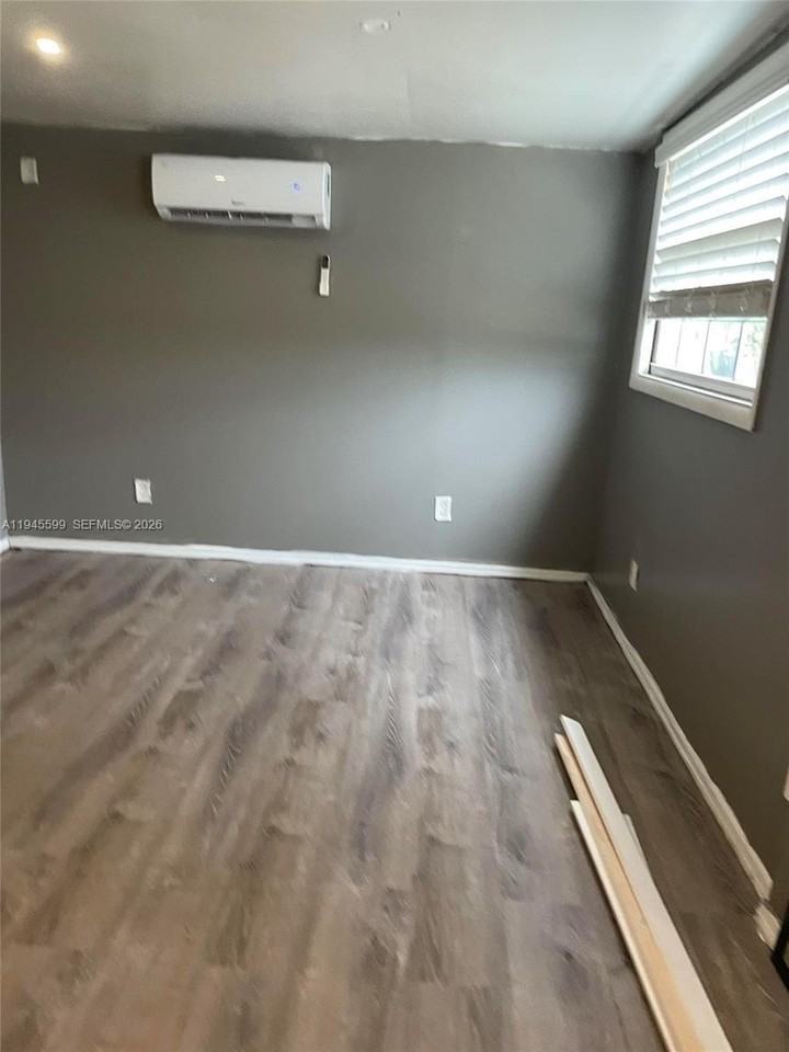 Jackson Blvd #E - Photo 2 of 6