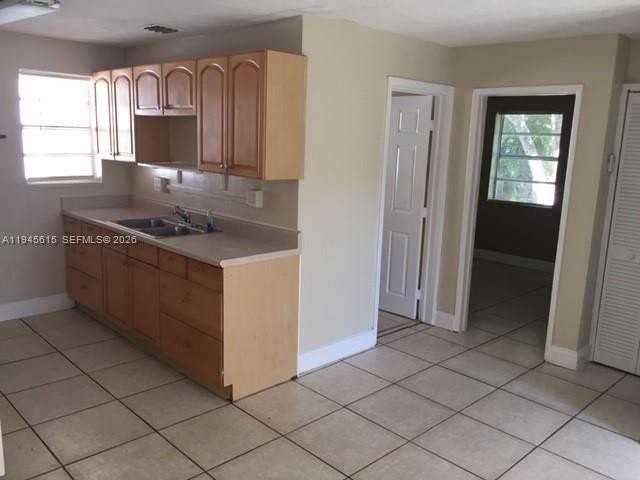 18202 Ne 25th Pl #02 - Photo 5 of 17