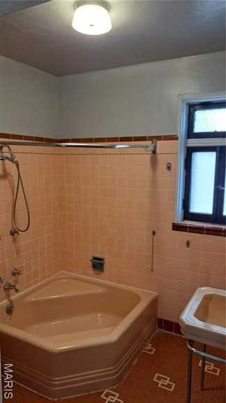 3928 Fillmore St - Photo 7 of 8