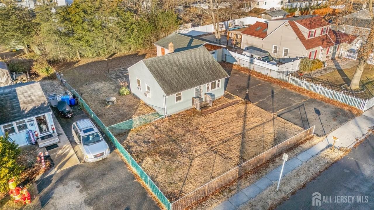 1283 Englishtown Rd - Photo 2 of 33