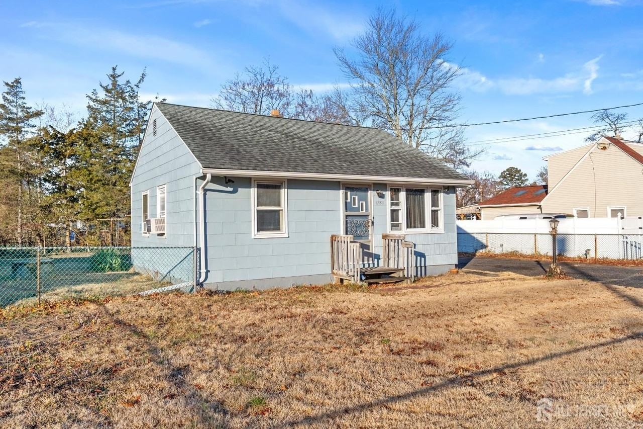 1283 Englishtown Rd - Photo 3 of 33