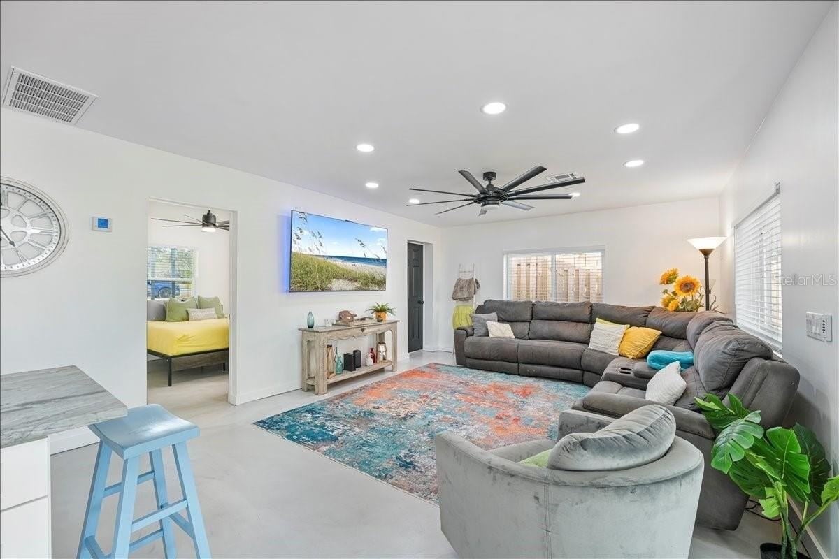 5021 Us Highway 301 N - Photo 3 of 32