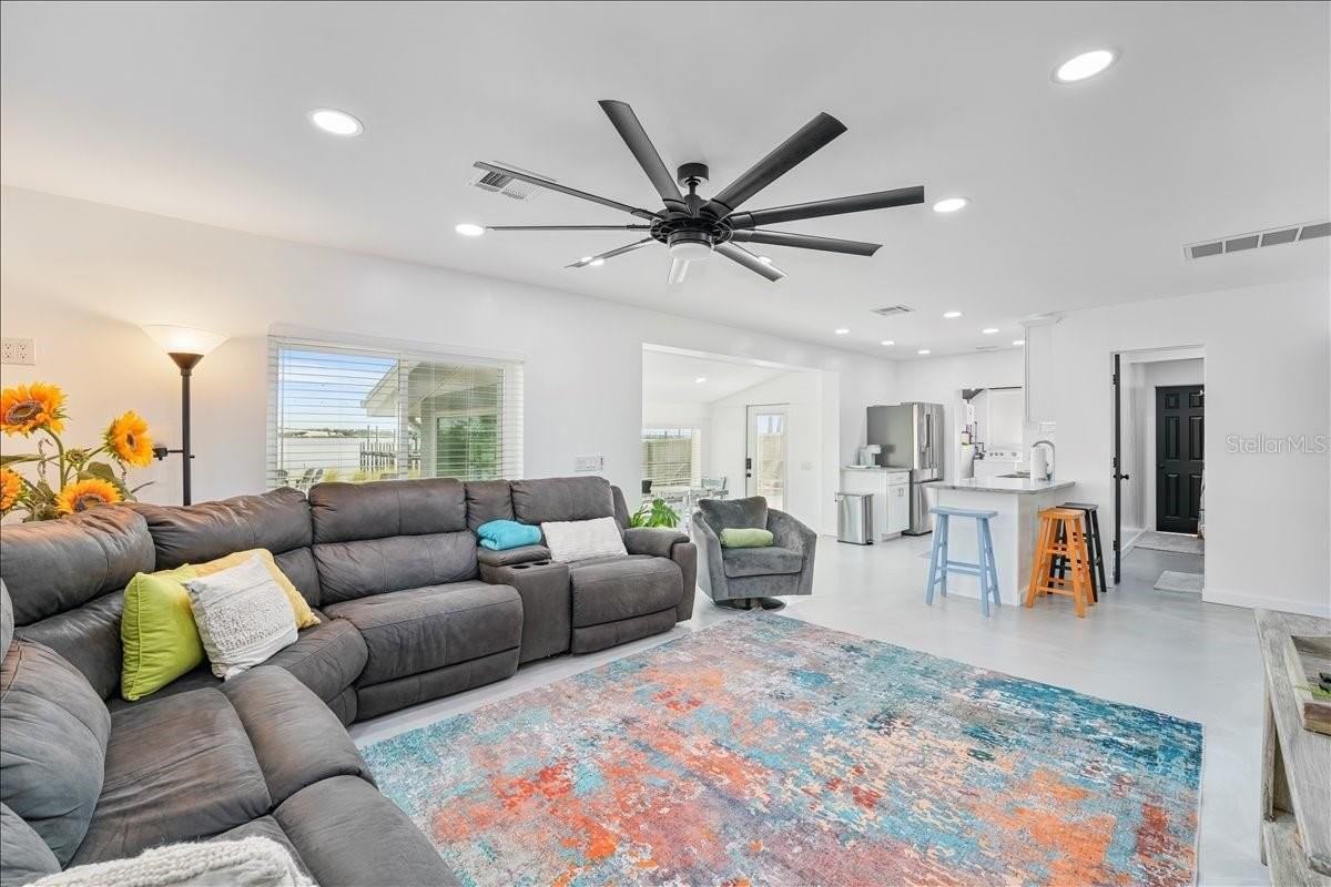 5021 Us Highway 301 N - Photo 4 of 32