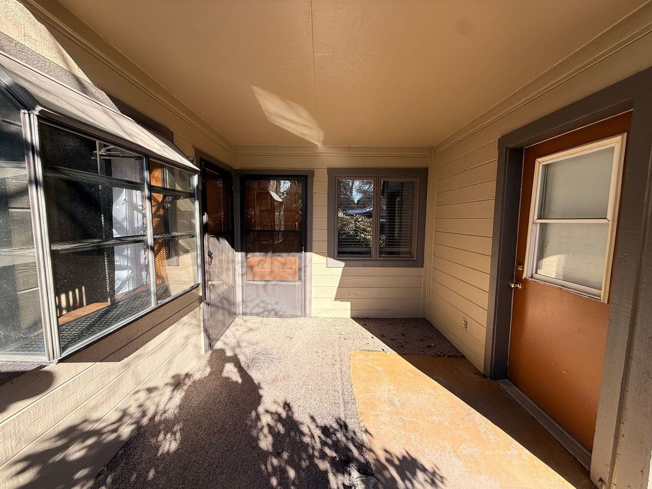 2333 N Plateau Dr - Photo 2 of 16