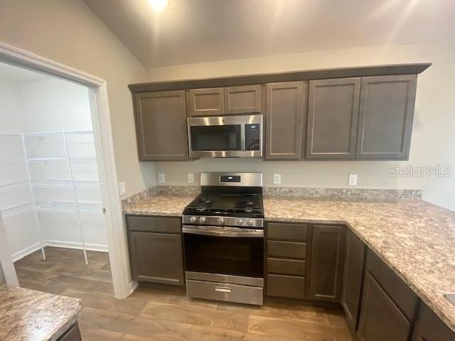 5531 Millican Ave - Photo 3 of 30