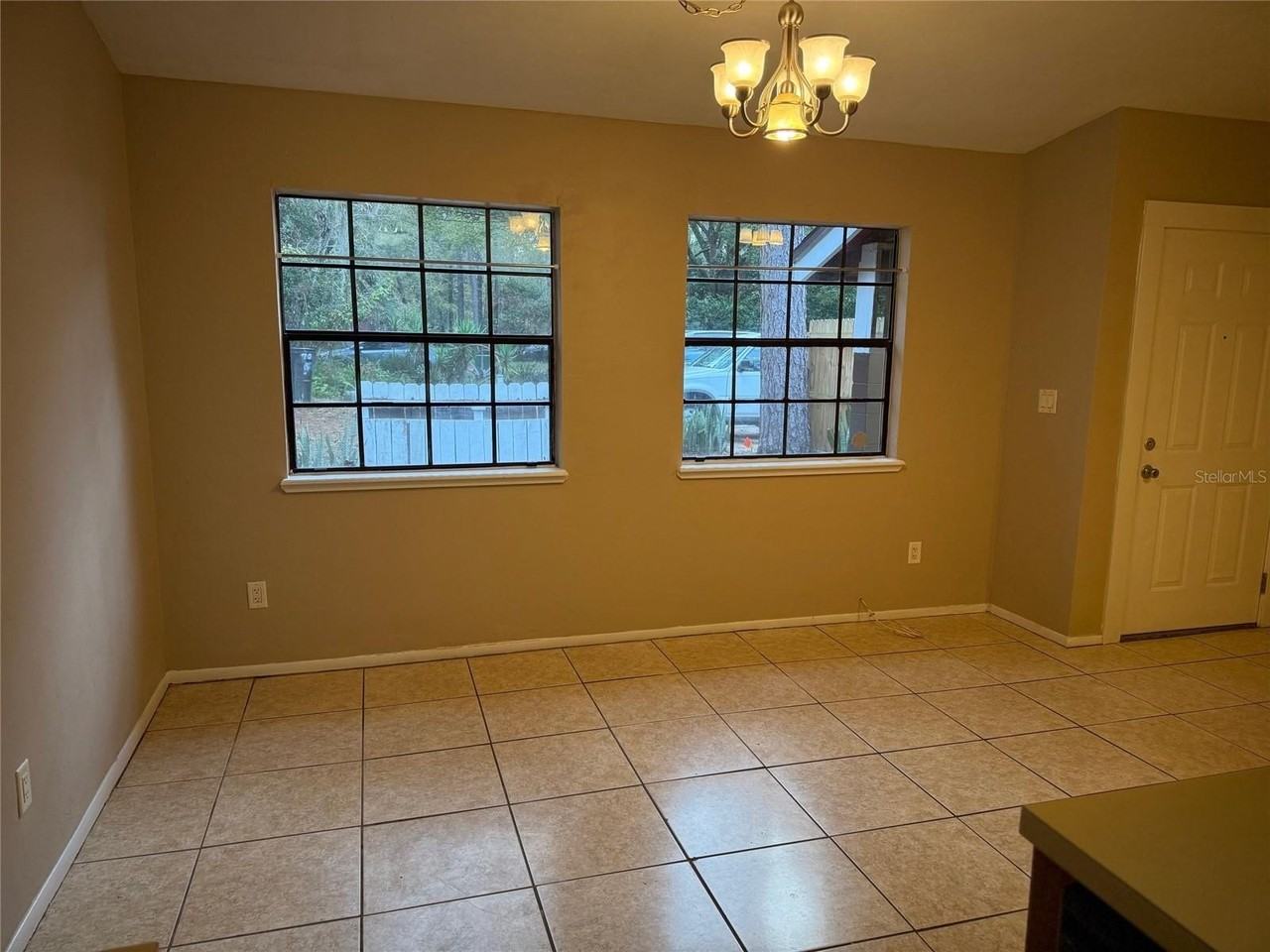 7028 Sw 46th Ave - Photo 5 of 18