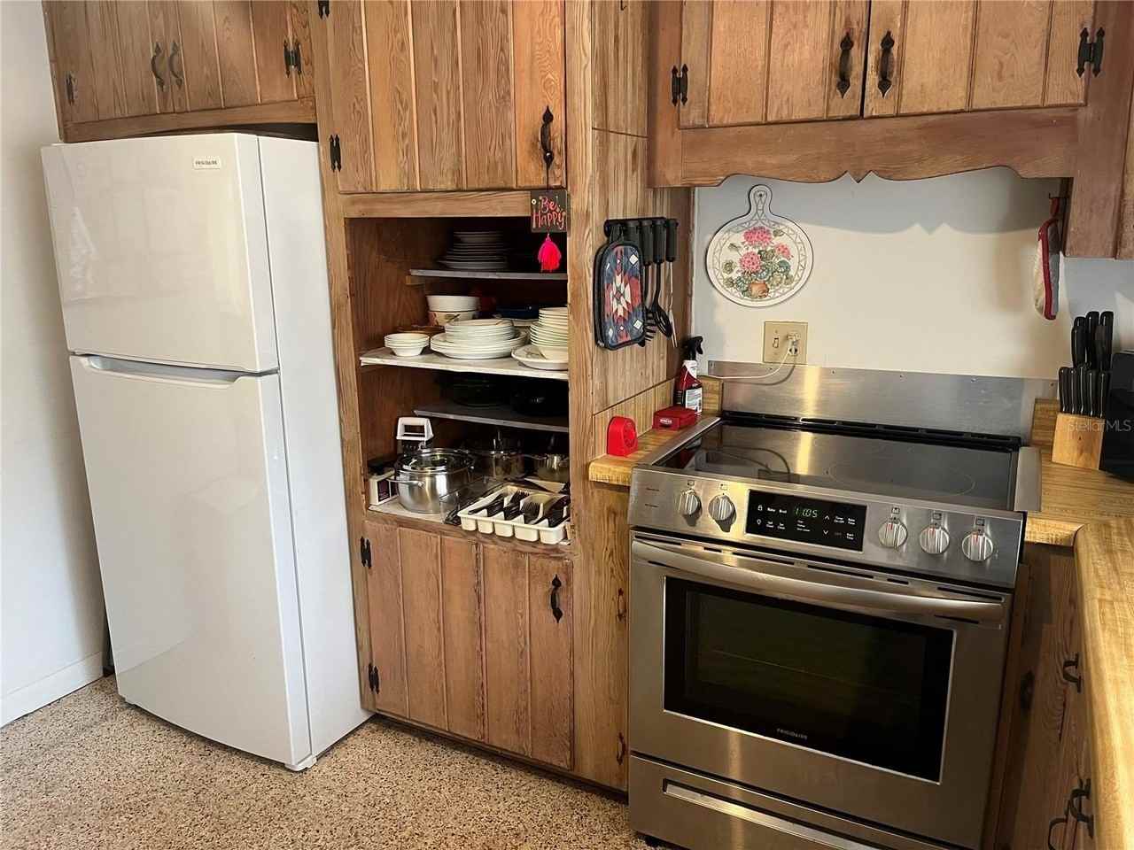 505 Granada Ave - Photo 6 of 30