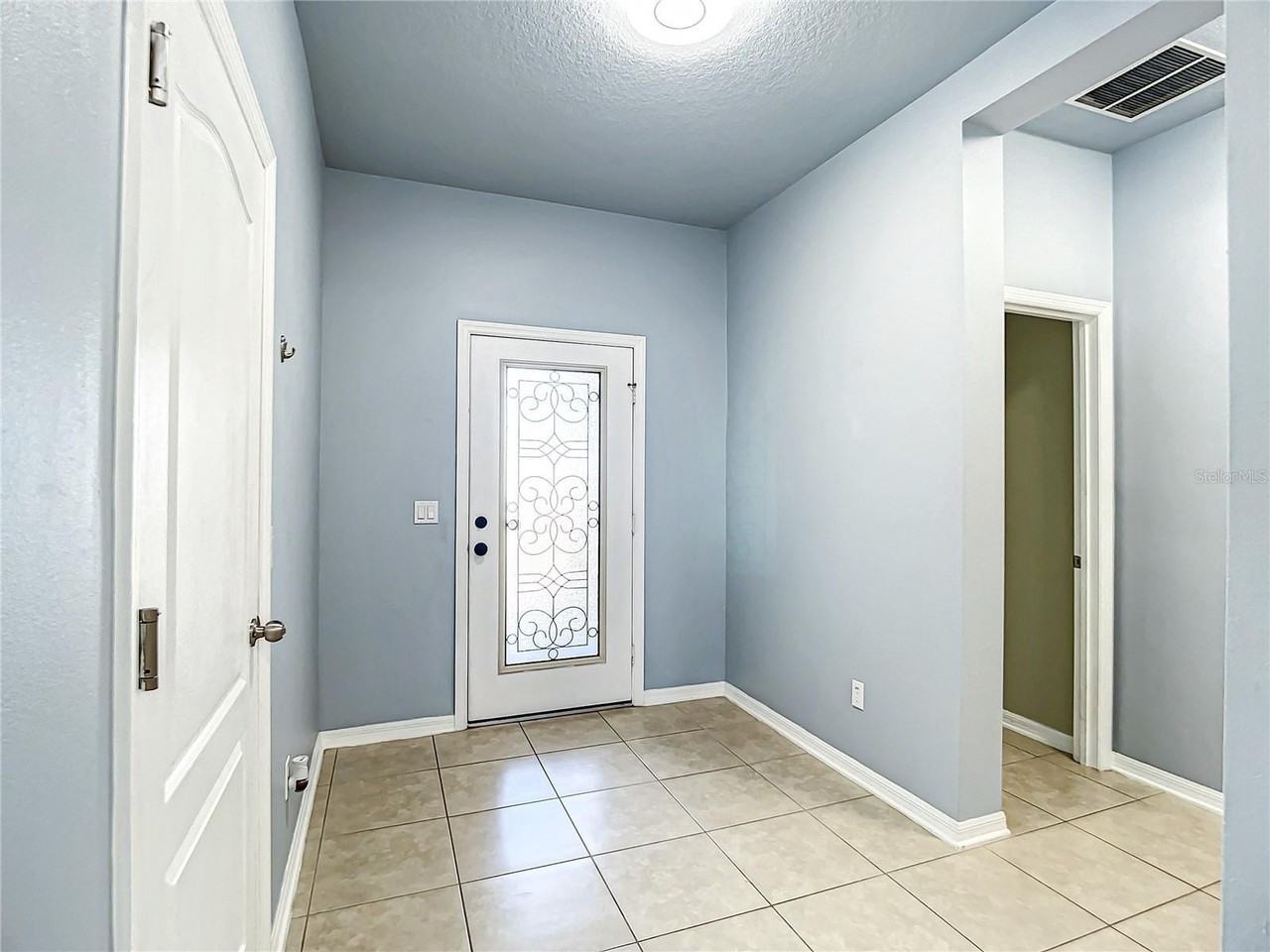 3807 Enchantment Ln - Photo 5 of 46