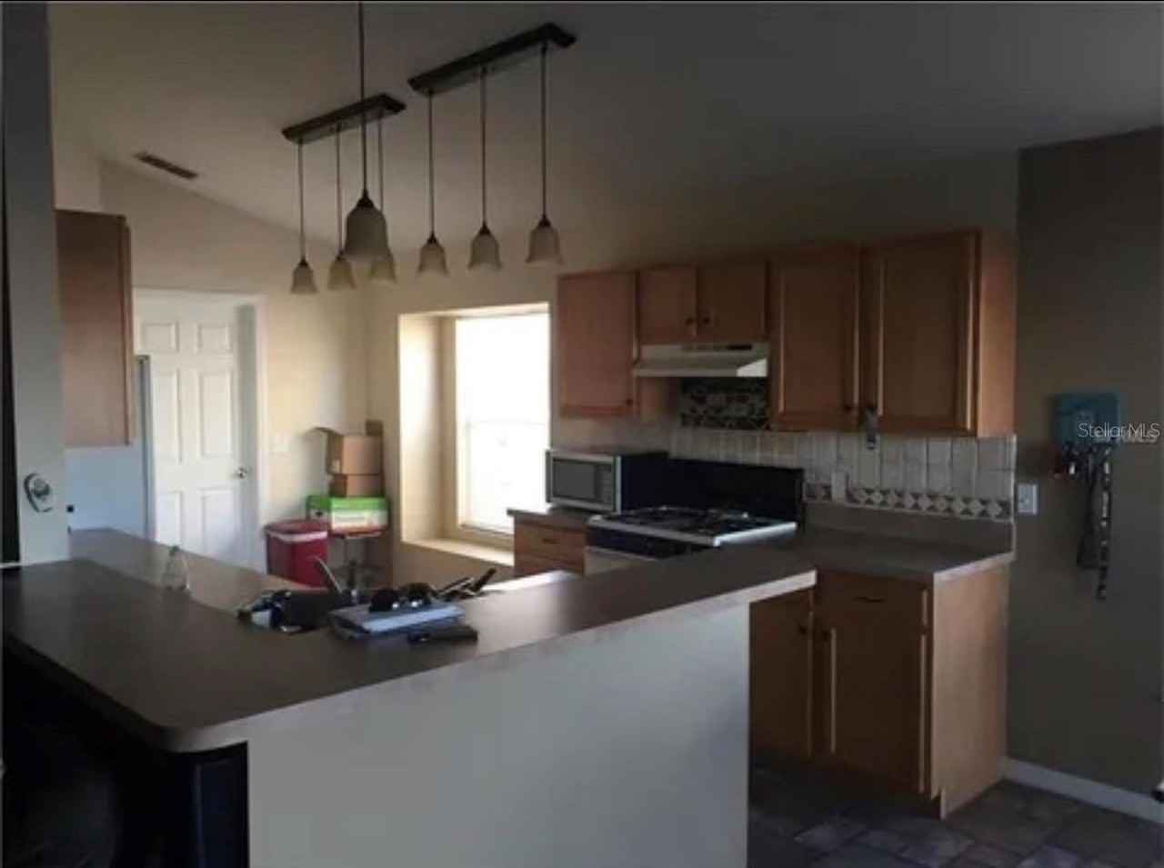 722 Rollins Dr - Photo 2 of 17