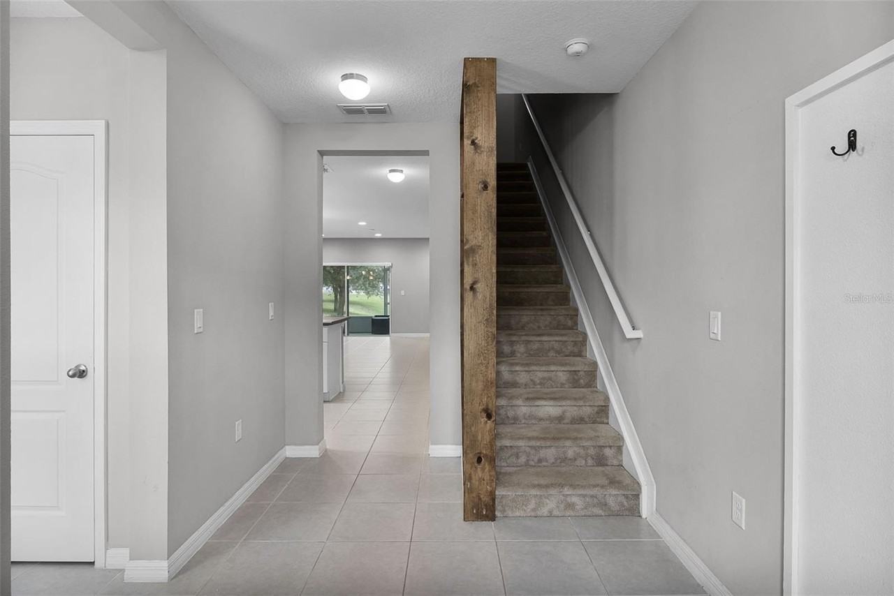 228 Primrose Dr - Photo 3 of 20