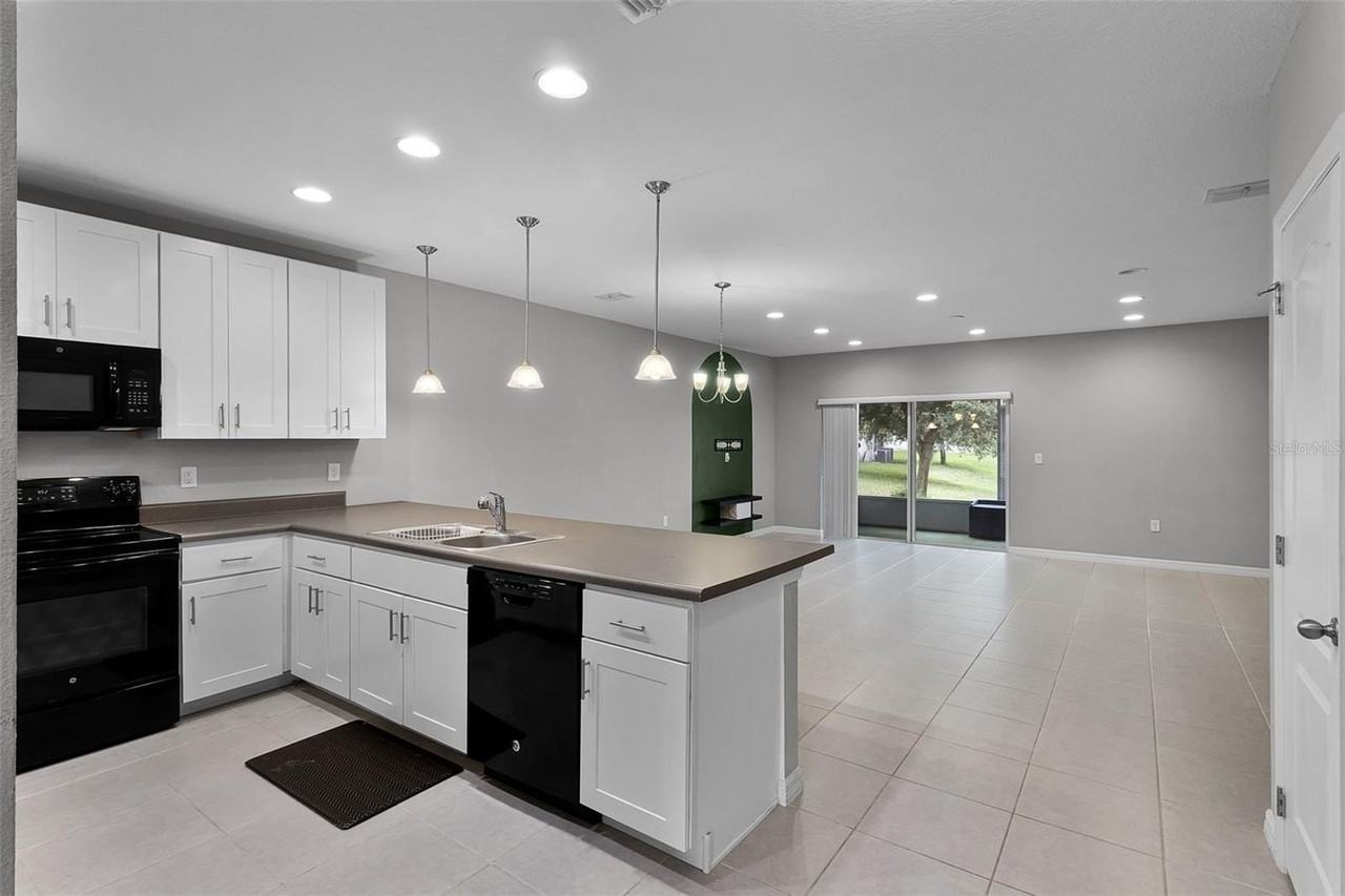 228 Primrose Dr - Photo 5 of 20