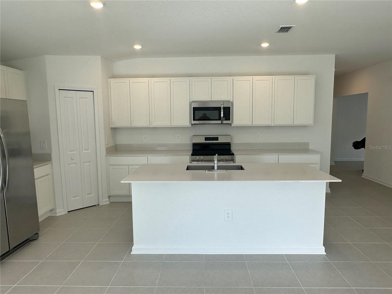 5434 Lewisham Dr - Photo 7 of 32