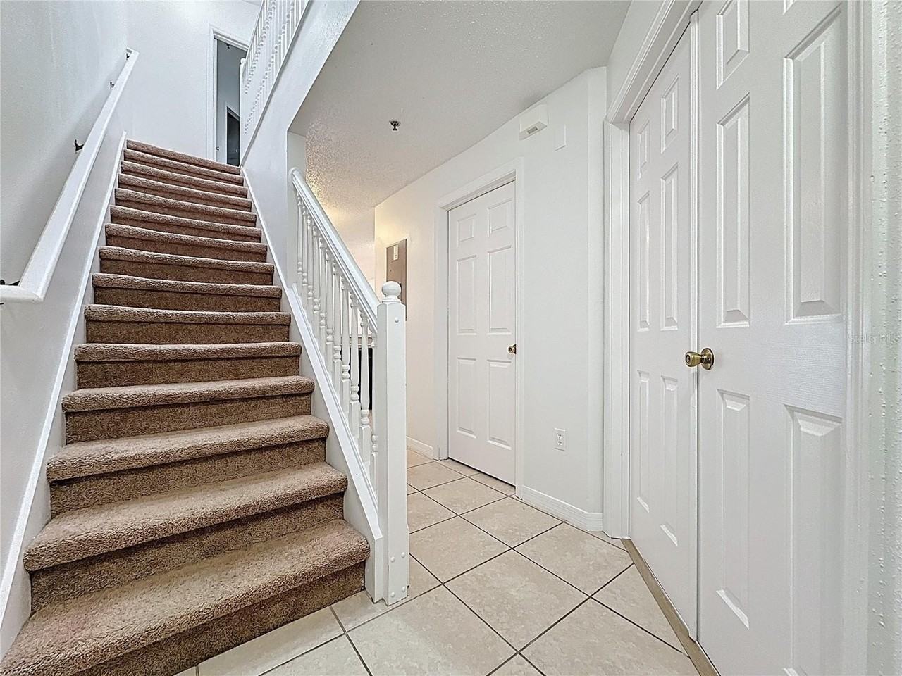 1657 Windsor Oak Ct - Photo 5 of 29