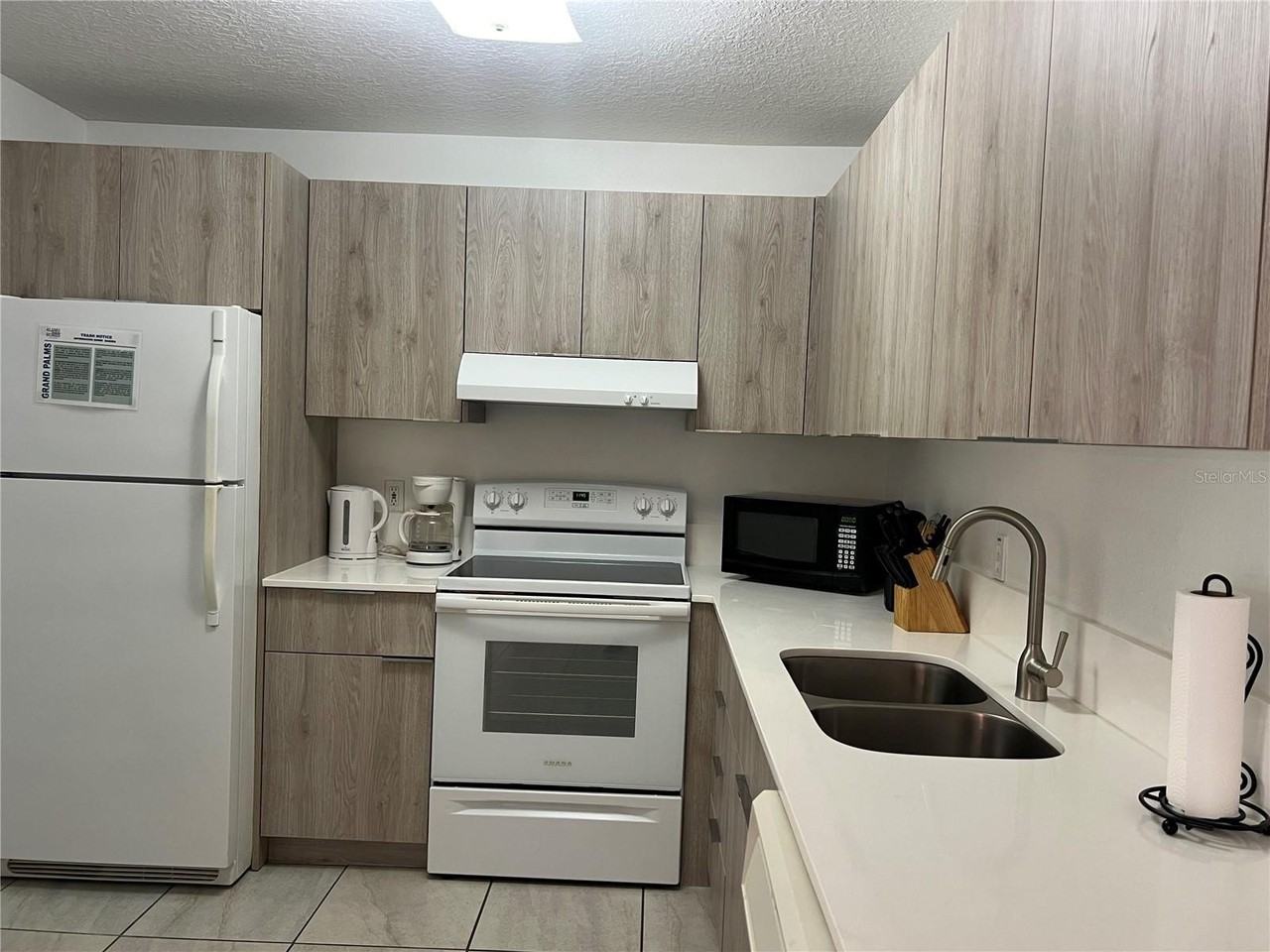 8805 Grand Palms Cir #A - Photo 7 of 24