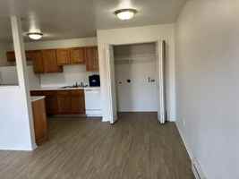 featured image of 107 W Steenhoek St