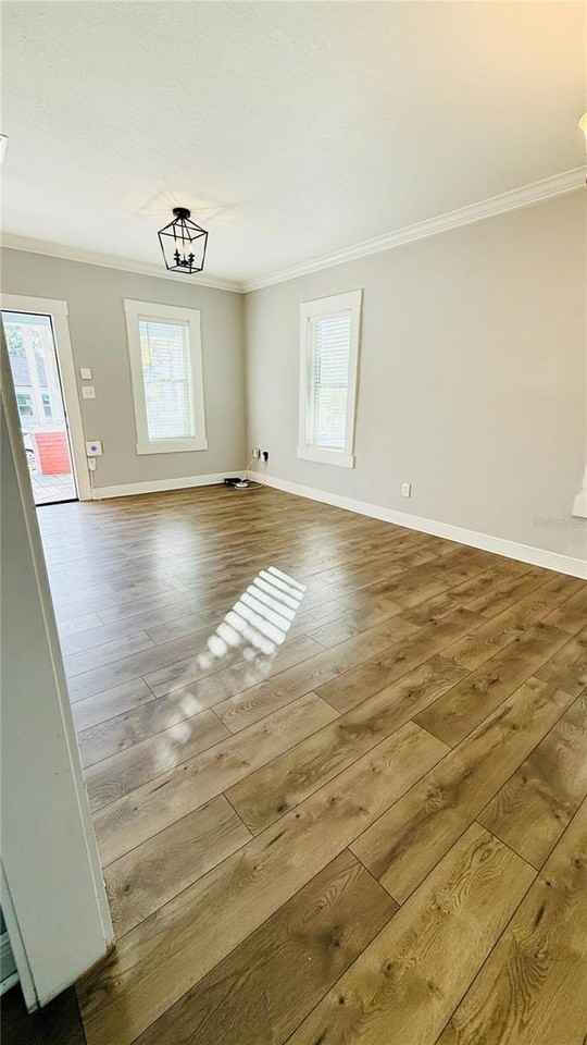 1210 E 33rd Ave - Photo 4 of 26