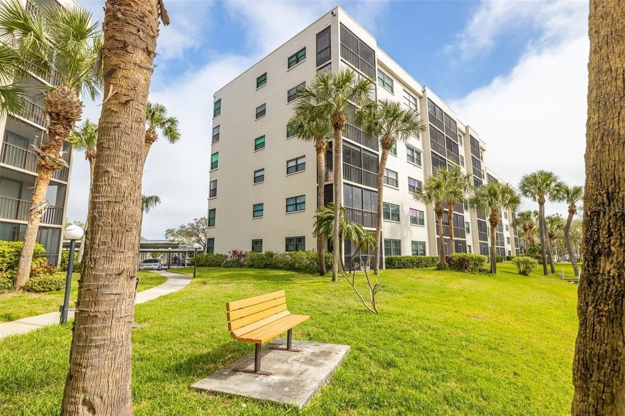 1316 Pasadena Ave S #204 - Photo 3 of 30