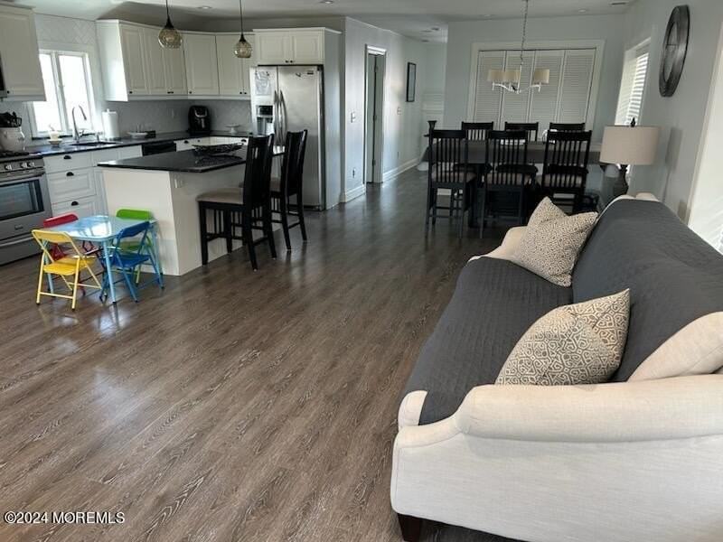 111 Jersey City Ave - Photo 3 of 15