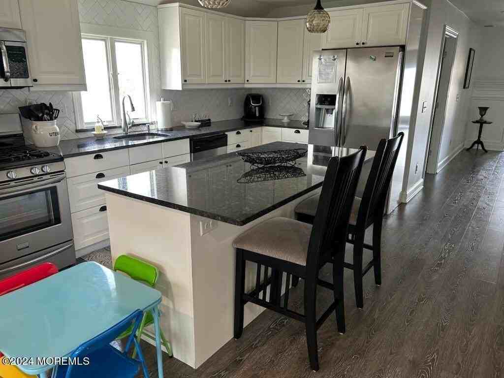 111 Jersey City Ave - Photo 4 of 15