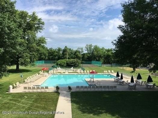 61 Stonehurst Blvd Apt G #G - Photo 3 of 25