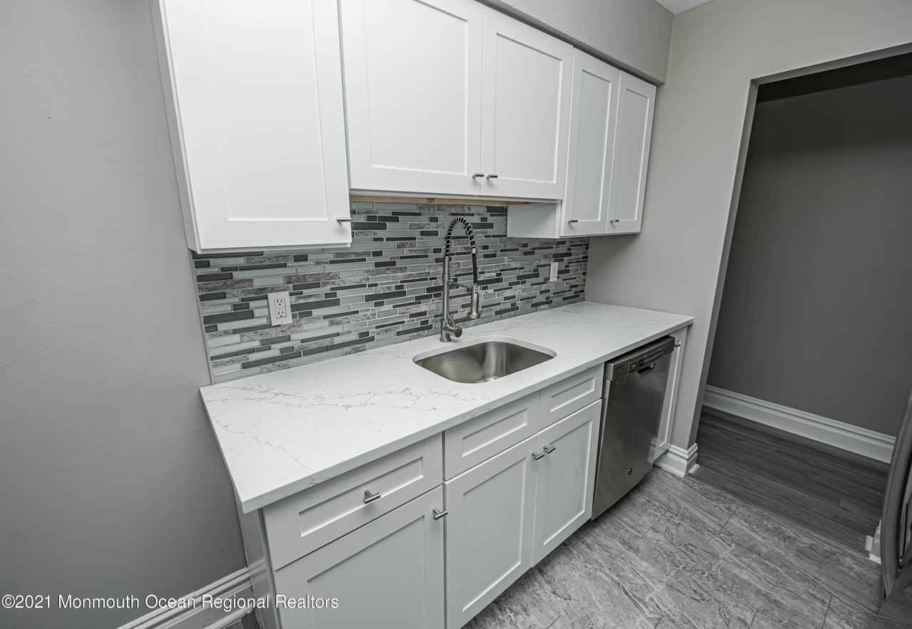61 Stonehurst Blvd Apt G #G - Photo 6 of 25