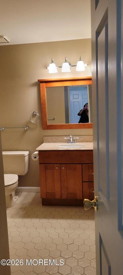 61 Essex Dr - Photo 5 of 6