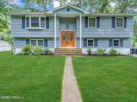 featured image of 518 River Dr