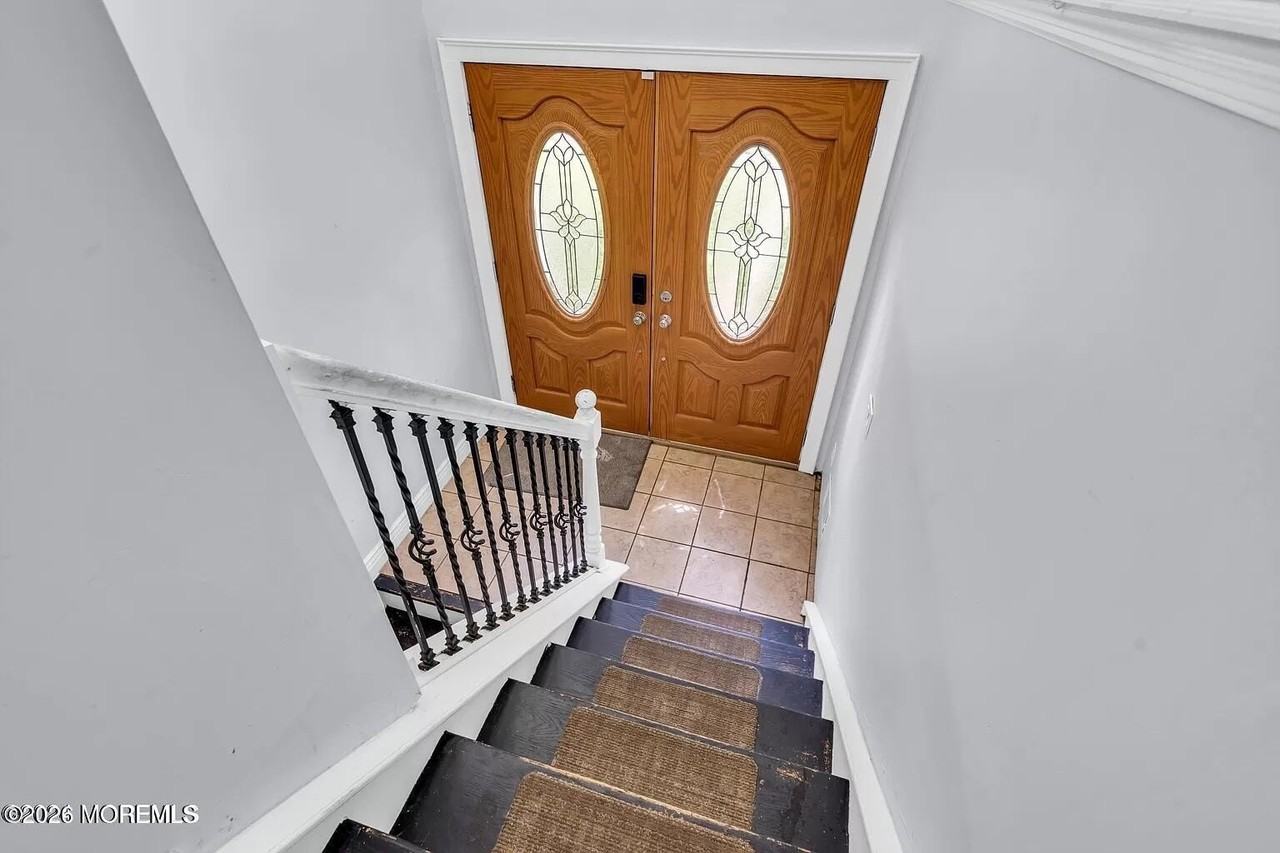 518 River Dr - Photo 6 of 35