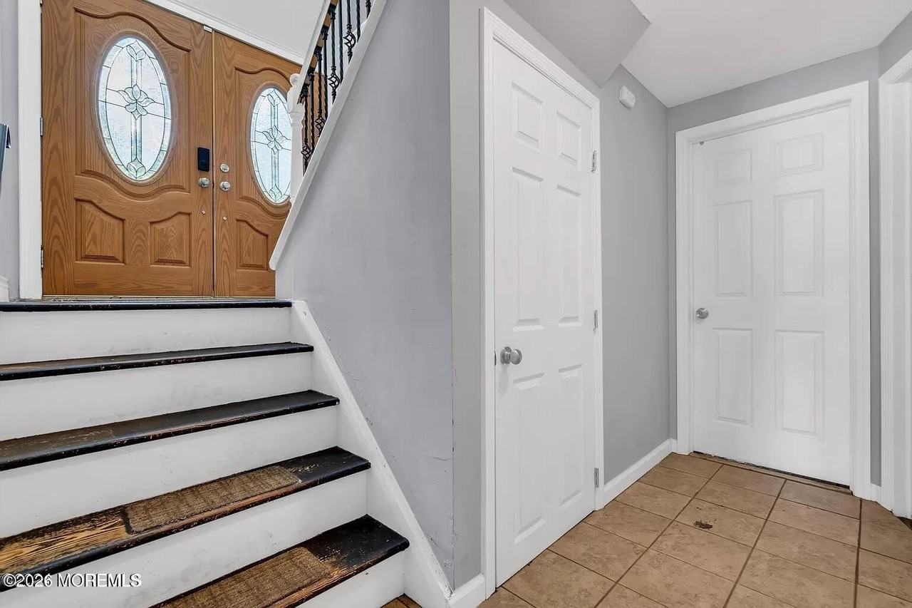 518 River Dr - Photo 7 of 35