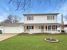 1105 Summit Dr - Photo 1 of 1