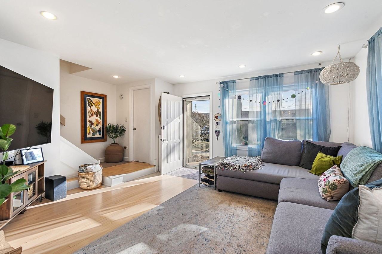 614 N Hough St Unit A #A - Photo 4 of 16