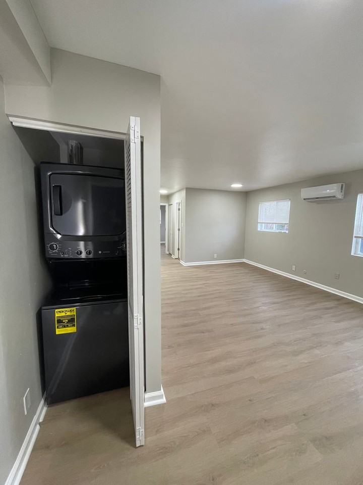 7051 E 11th St - Photo 2 of 11