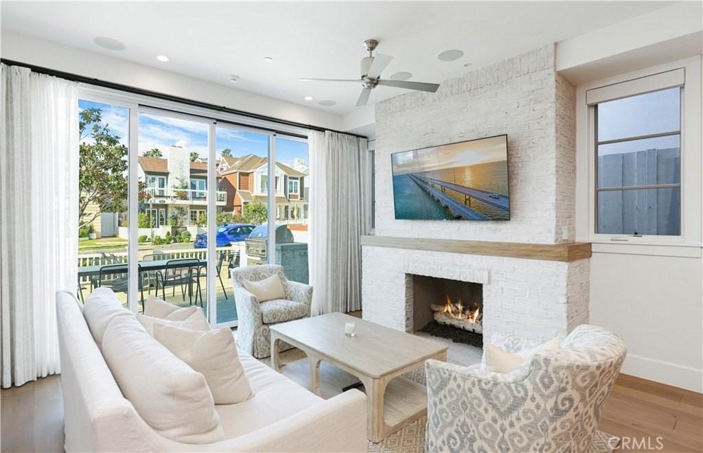 708 Heliotrope Ave - Photo 5 of 42