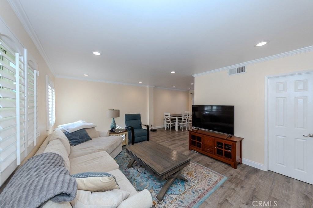 9688 Durham Dr - Photo 4 of 36