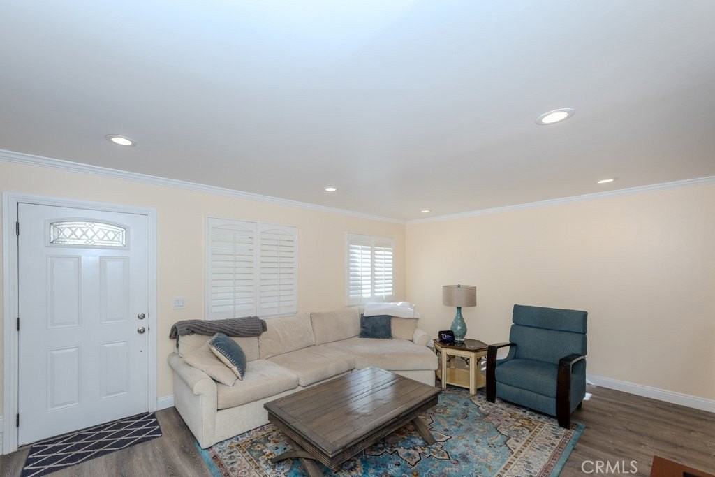 9688 Durham Dr - Photo 3 of 36