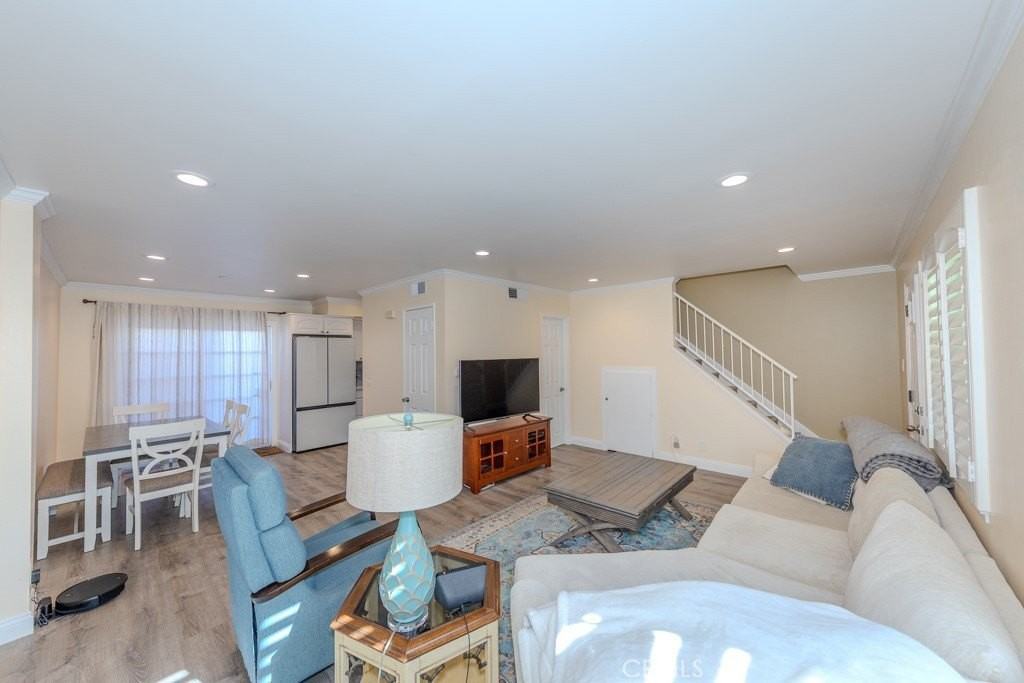 9688 Durham Dr - Photo 5 of 36