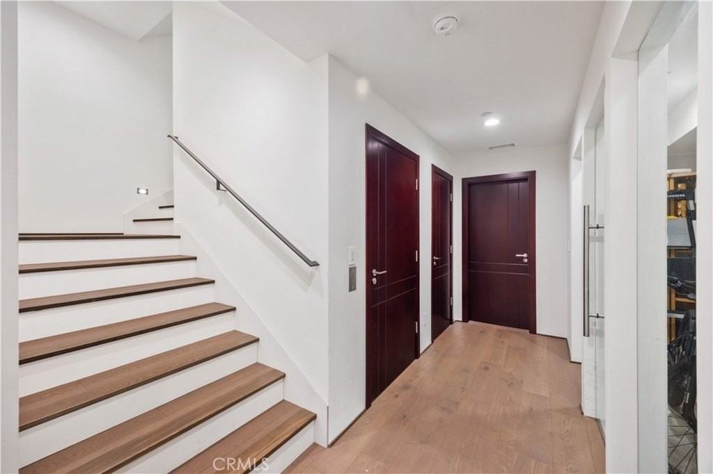 332 Avenue E - Photo 2 of 50