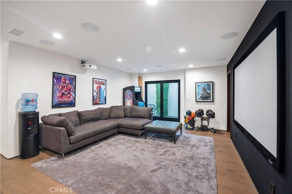 332 Avenue E - Photo 4 of 50