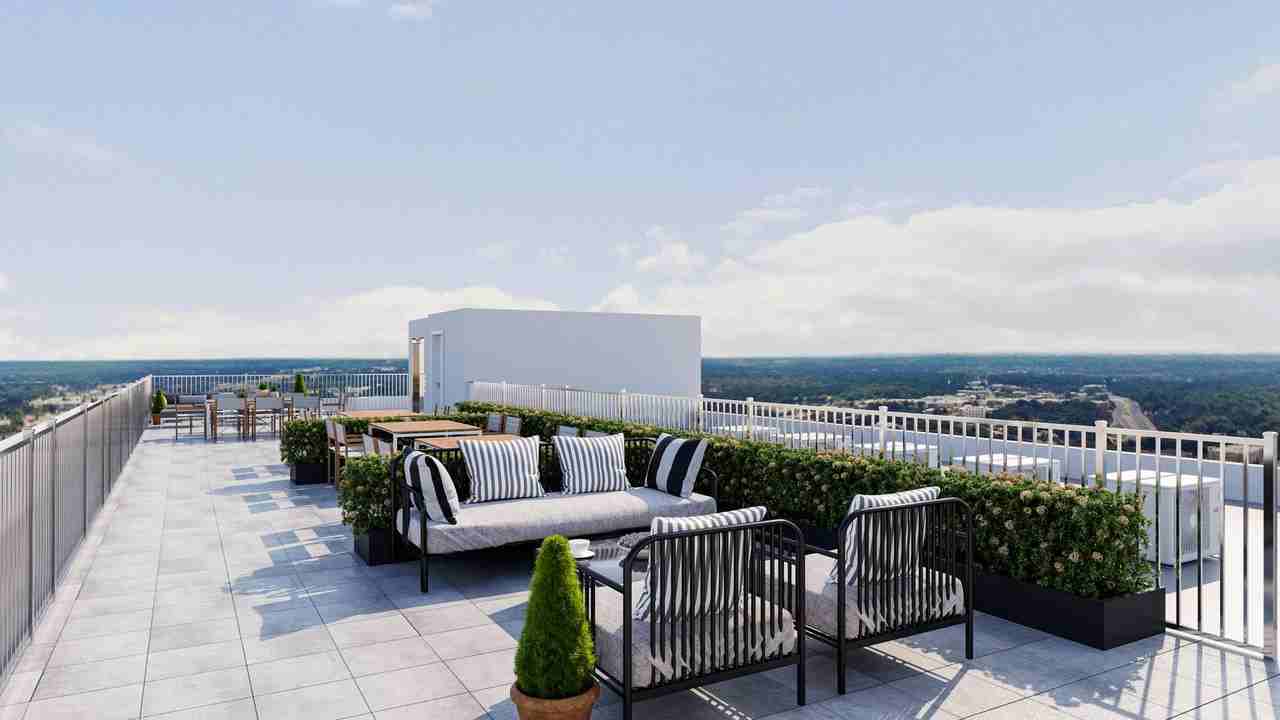 Luxury Living at 1408 Jefferson - Photo 2 of 26