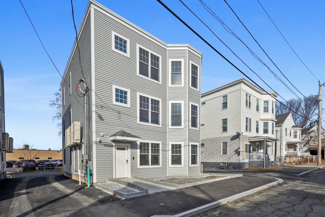 19 Simon St - Photo 3 of 50