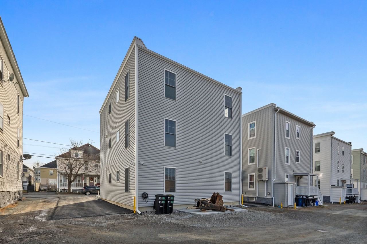 19 Simon St - Photo 4 of 50