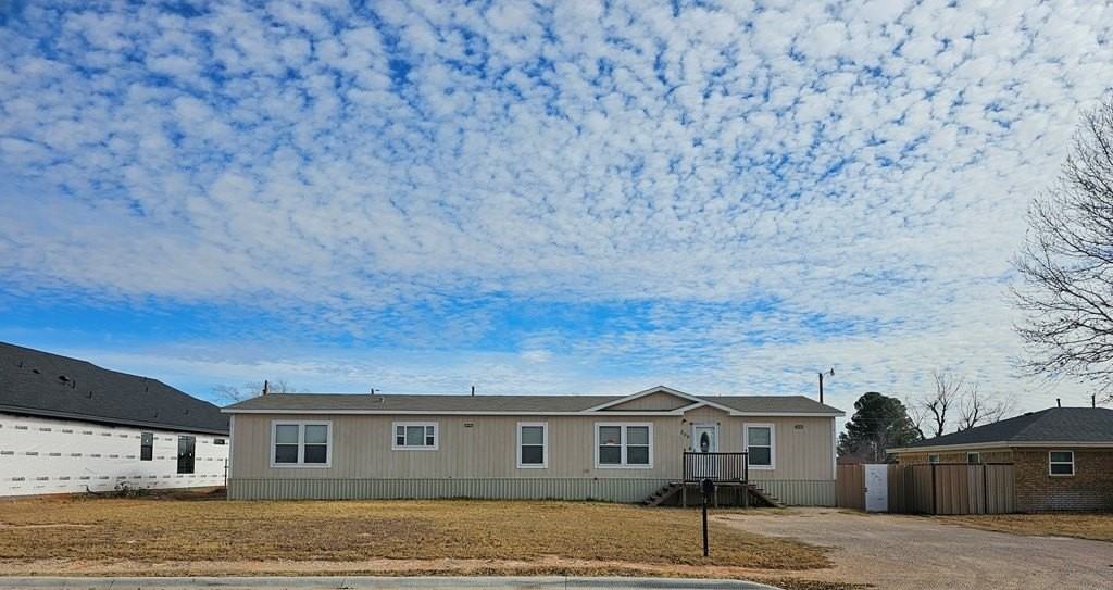 508 NE 10th St - Photo 2 of 34