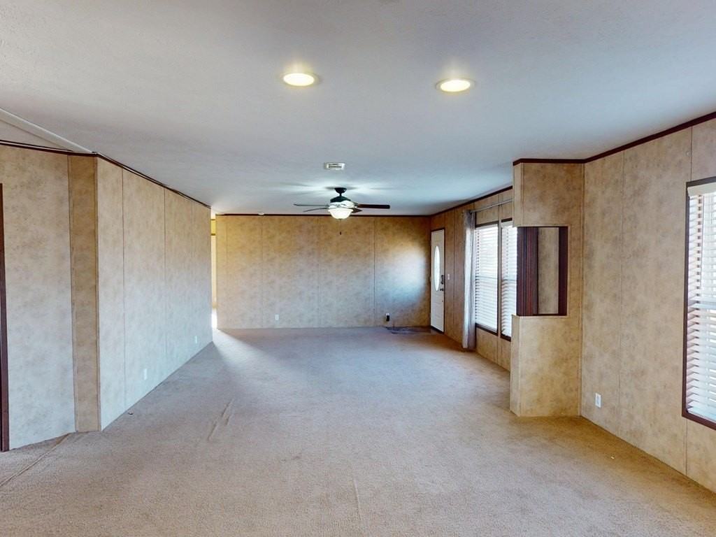 508 NE 10th St - Photo 5 of 34