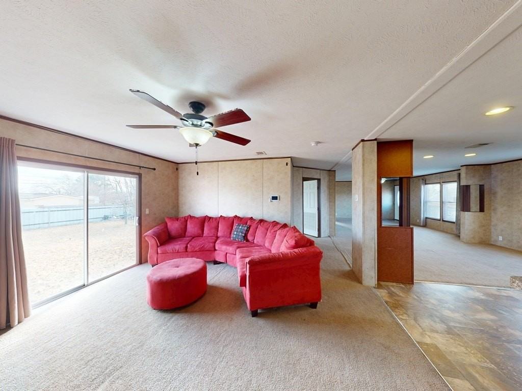 508 NE 10th St - Photo 7 of 34