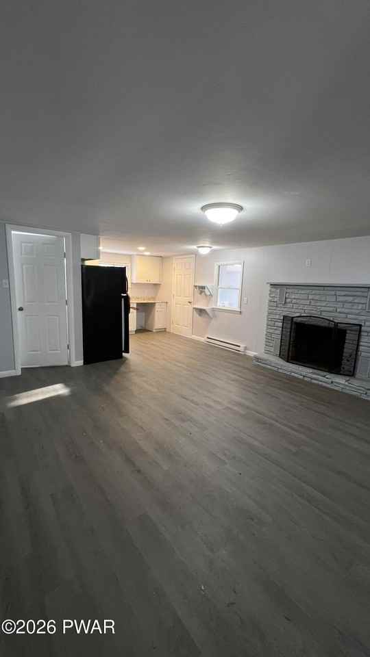 134 Halfmoon Ln - Photo 3 of 5