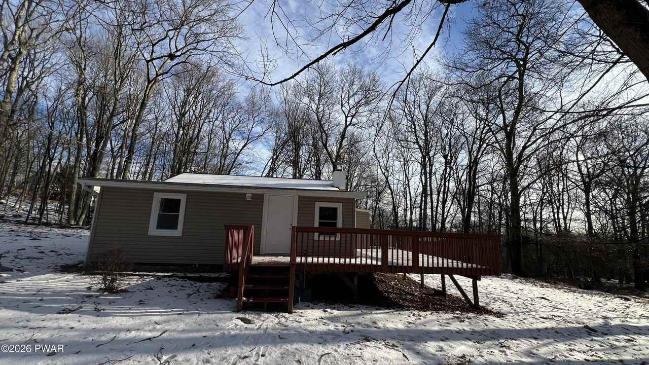 134 Halfmoon Ln - Photo 4 of 5