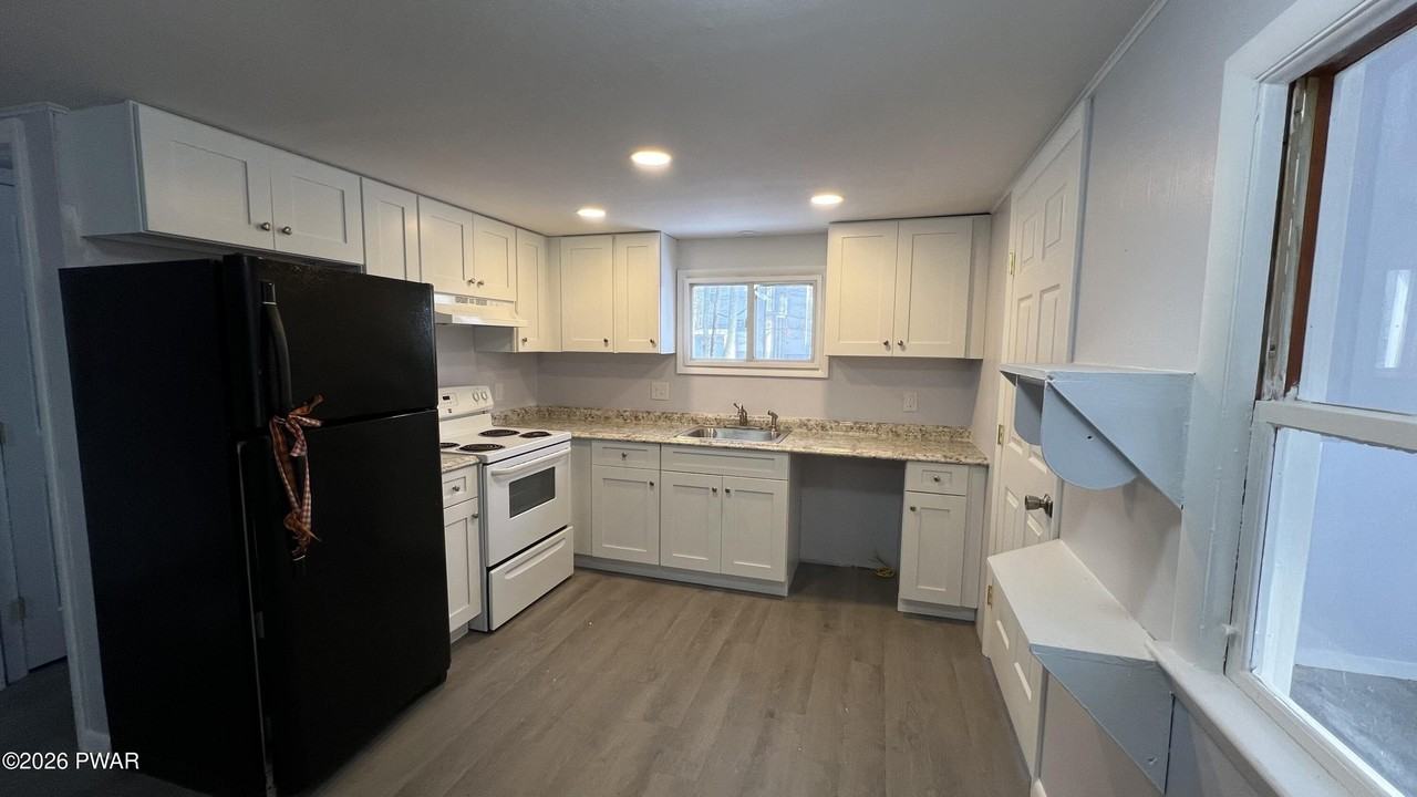 134 Halfmoon Ln - Photo 5 of 5