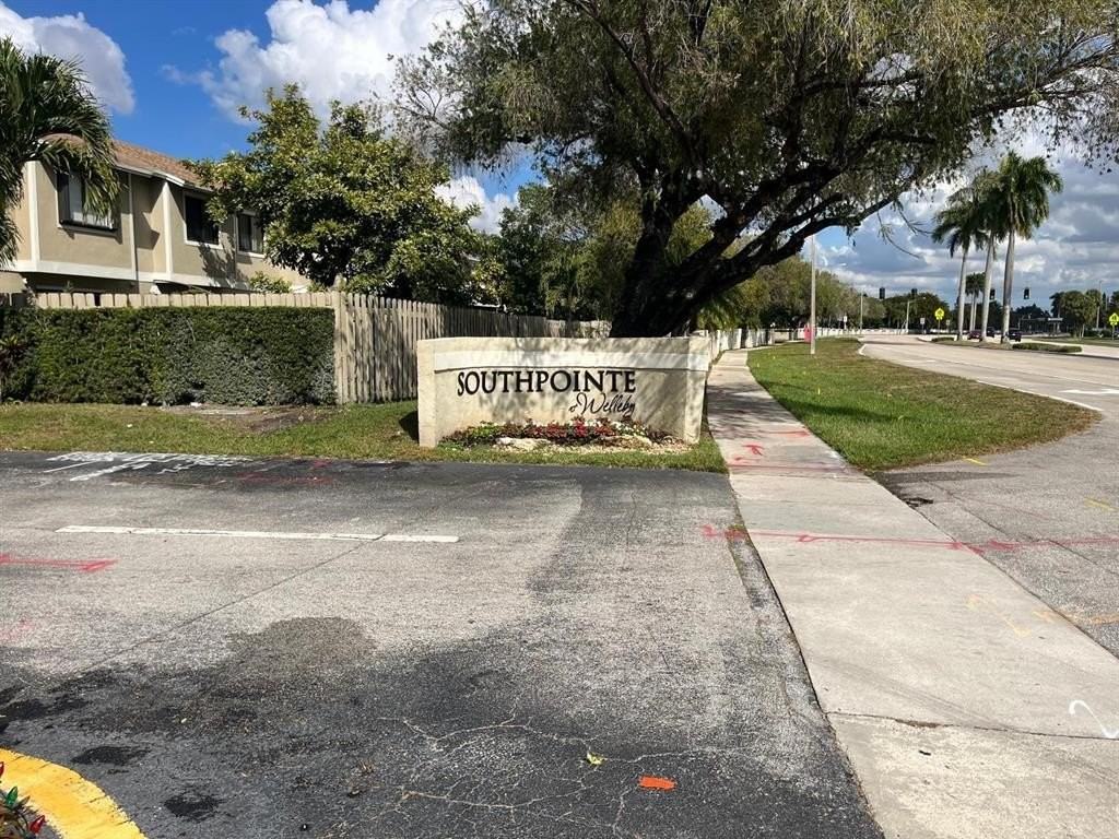 3573 Nw 111th Ter #0 - Photo 2 of 21