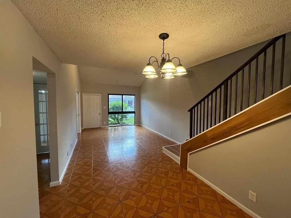 3573 Nw 111th Ter #0 - Photo 3 of 21