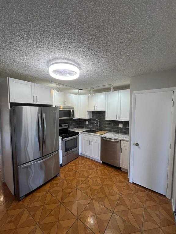 3573 Nw 111th Ter #0 - Photo 6 of 21